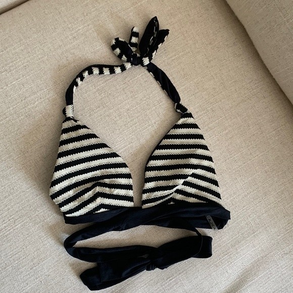 Vitamin A Wrap Bikini Top Black and White Striped *TOP ONLY* - Picture 3 of 7